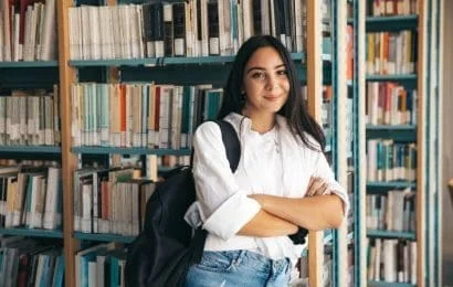 Apakah Kuliah di Swasta Susah Cari Kerja? Simak Alasannya!