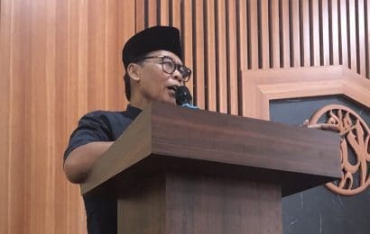 Dr. Ir. Agus Achmad Suhendra, M.T. selaku pembicara dalam Kajian Ramadhan