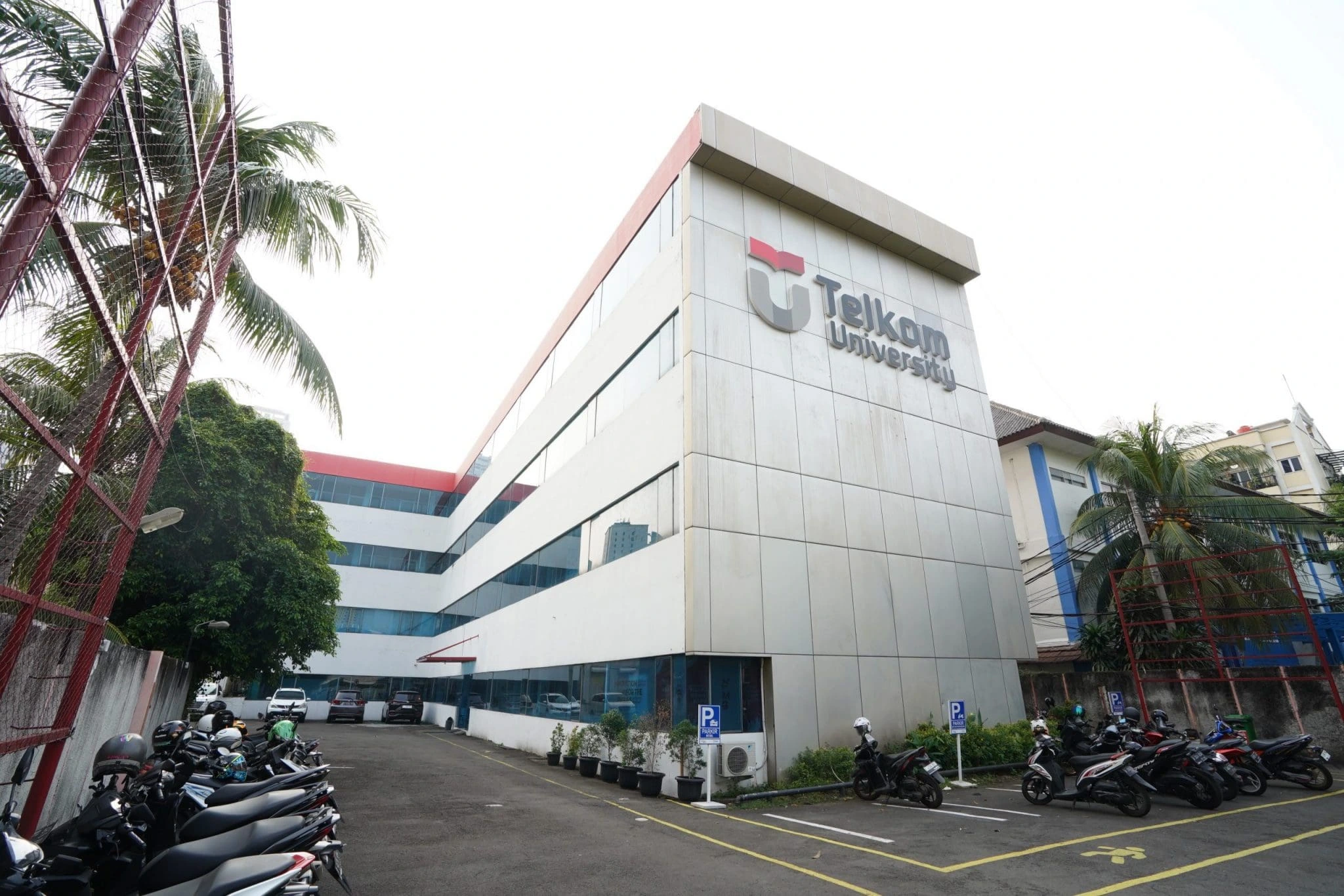 Gedung Kampus B Telkom University Jakarta