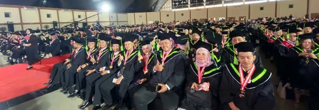 suasana kegiatan wisuda bersama lulusan Telkom University Jakarta