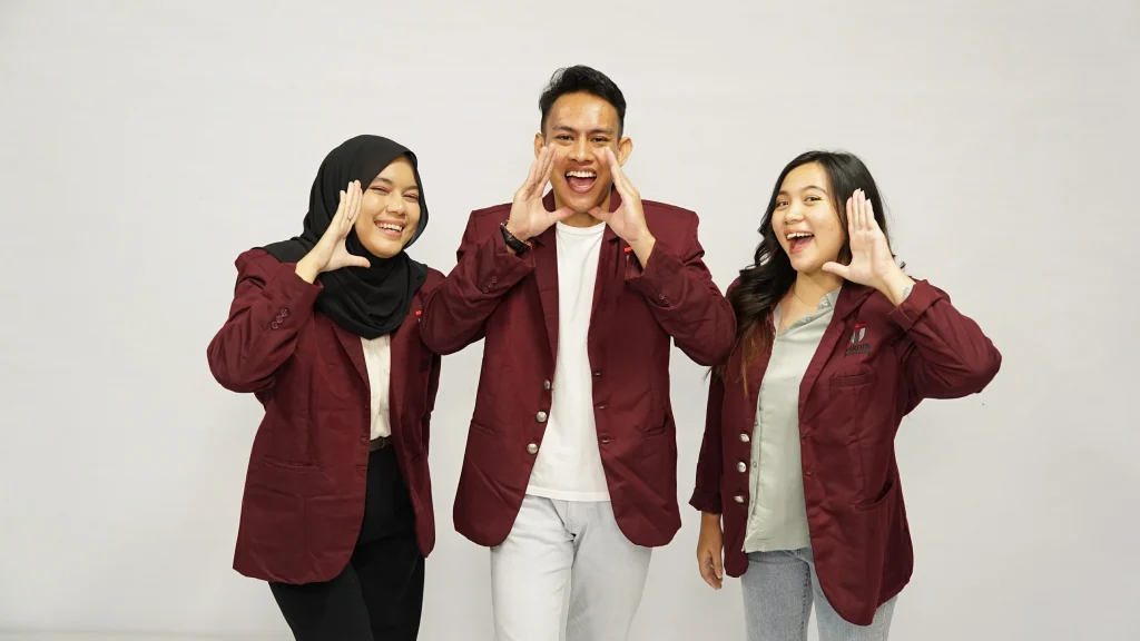 Mahasiswa Tel-U Jakarta Mahasiswa Tel-U Jakarta