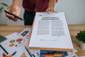 a male employee SLA (Service Level Agreement) a male employee SLA (Service Level Agreement)